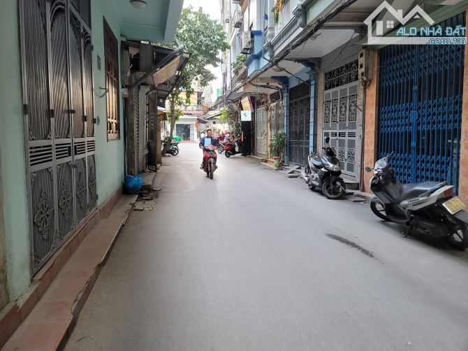 Bán Nhà Đại La 72m2, Mặt Tiền 5m. Ngõ Thông, Oto Vào, Kinh Doanh 15.4 Tỷ