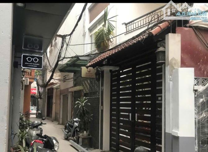 HOT! KHƯƠNG TRUNG- THANH XUÂN CÁCH PHỐ CHỈ VÀI MÉT, DT 49Mx5T,MT4m giá chỉ 9 tỷ.