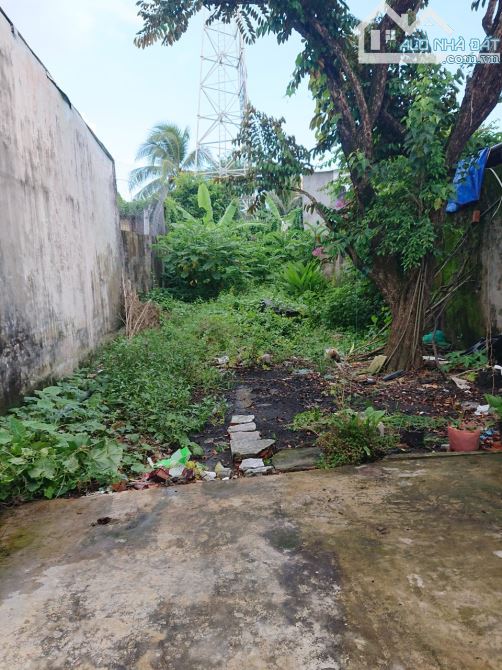 Bán nhà mặt tiền số 393 đường Nguyễn Trãi, phường 9, TP. Cà Mau, T. Cà Mau (cách đài PT-TH - 1