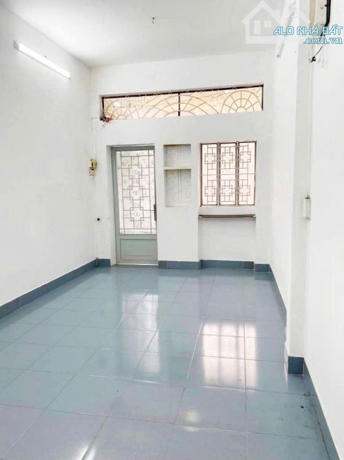 Nhà hẻm thông Nguyễn Trãi , DT 30m2 , Giá 5,2 tỷ - 1