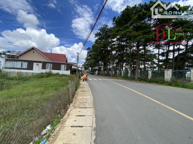 Bán đất mặt tiền Nam Hồ Phường 11 Đà Lạt đối diện hàng thông xanh - 1