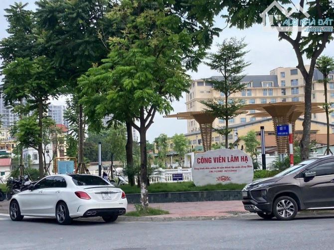 BÁN GẤP ĐẤT LÂM HẠ 97M, MẶT TIỀN 5.4M, VIEW CÔNG VIÊN, 2 VỈA HÈ, KINH DOANH. GIÁ 32 TỶ - 1