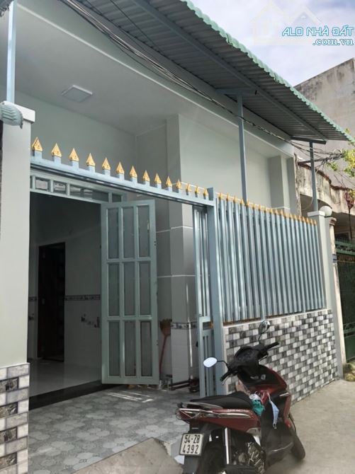 NHÀ HẺM XE BA GÁC HTP , TT NHÀ BÈ, NHỈNH 3 TỶ, 56M2 - 1