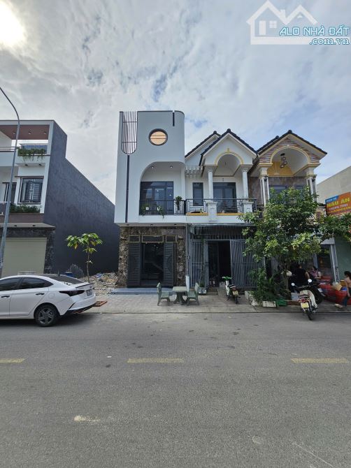 Bán nhà mặt tiền kinh doanh KDC gần Chợ Phú Phong, full nội thất mẫu hiện đại HTL5477 - 19