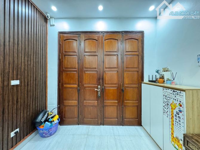 Bán nhà 3 tầng, Phố Thành Công, gần Láng Hạ, Nguyên Hồng, Ba Đình. DT: 43m2. Giá: 9,38 Tỷ - 3