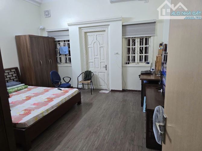 Bán nhà phố Quan Hoa, gần Nguyễn Khang, Quận Cầu Giấy. DT : 60m2. Giá: 16,5 Tỷ - 2