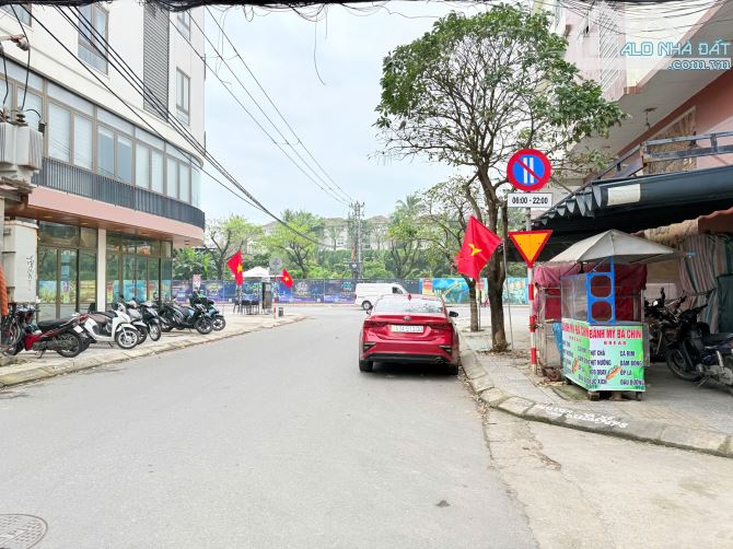 Hàng Đầu Tư! Bán nhà C4 - 90m2 - 2 oto tránh - Ngã 3 Võ Nguyễn Giáp & Trần Văn Dư - 2