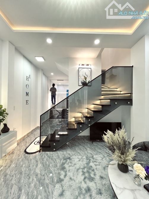 Siêu phẩm nhà đẹp , 52m2, đường Trần Văn Quang, quận Tân bình - 2