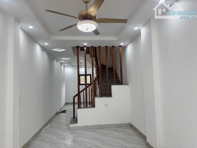 Tứ Hiệp, 50m2, ô tô ngủ trong nhà, thang máy vù vù - 2