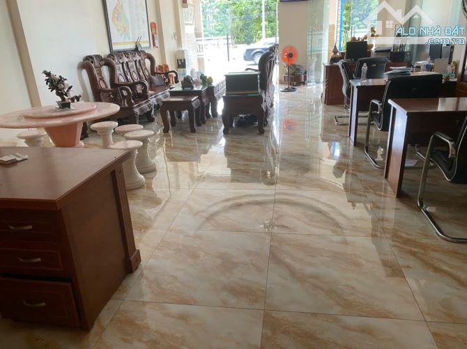 Căn góc mặt tiền đường liên phường phước long B, 160m, 4 tấng - 3