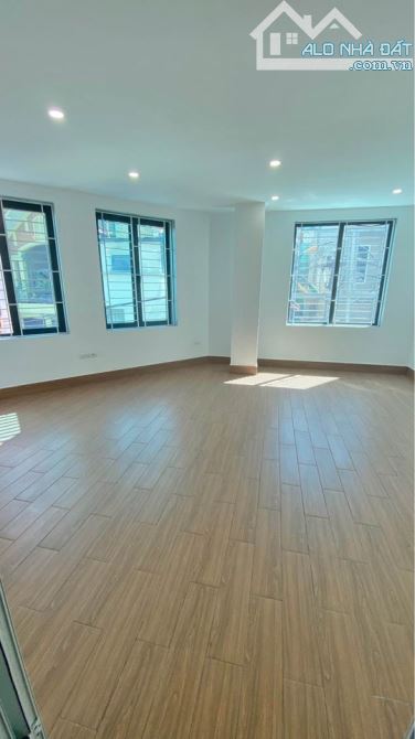 CHO THUÊ VĂN PHÒNG 50M2 -100M2 TẠI NGUYỄN XIỂN - KIM GIANG GIÁ 10 - 20TR / THÁNG - 3