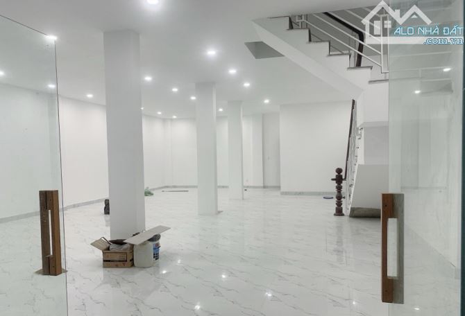 Bán Đất Mặt Tiền Đường Vườn Lài, diện tích gần 600m2, Hiện trạng có toà nhà VP 2 Tầng, - 3