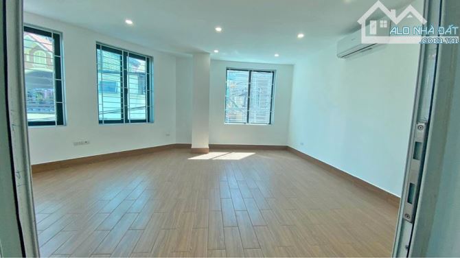 CHO THUÊ VĂN PHÒNG 50M2 -100M2 TẠI NGUYỄN XIỂN - KIM GIANG GIÁ 10 - 20TR / THÁNG - 4