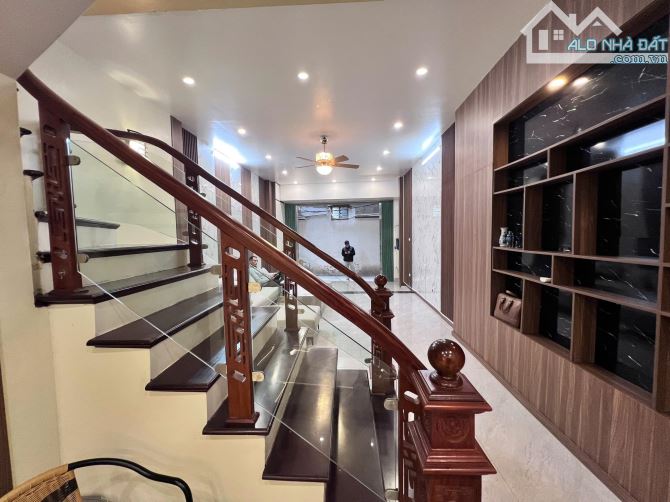 Bán nhà phố Quan Hoa, gần Nguyễn Khang, Quận Cầu Giấy. DT : 60m2. Giá: 16,5 Tỷ - 4