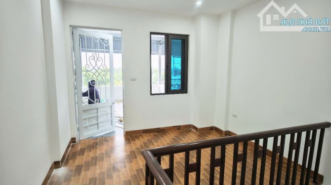 Bán nhà Giang Biên, Long Biên 31m2, 6 tầng, Ô tô đỗ cửa, 5,15 tỷ - 5