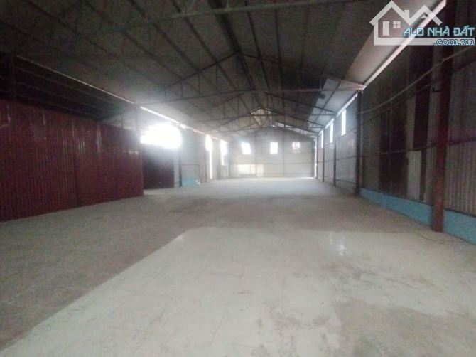Cho thuê kho đường Vân Côn, Hoài Đức. DT 960m và 650m, cao 8m, xe 10 tấn đỗ trong kho. Giá - 6