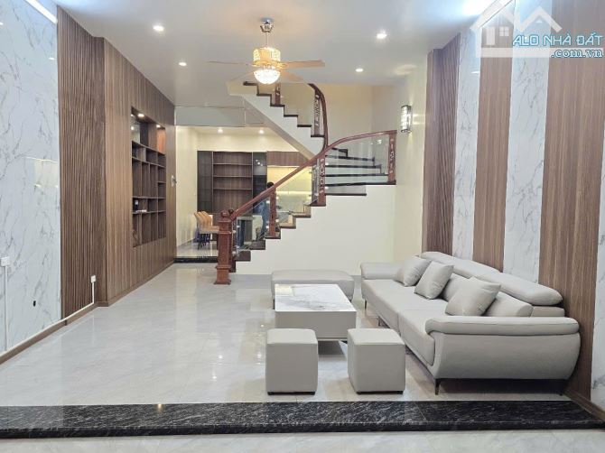 Bán nhà phố Quan Hoa, gần Nguyễn Khang, Quận Cầu Giấy. DT : 60m2. Giá: 16,5 Tỷ - 6