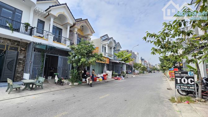 Bán nhà mặt tiền kinh doanh KDC gần Chợ Phú Phong, full nội thất mẫu hiện đại HTL5477 - 7