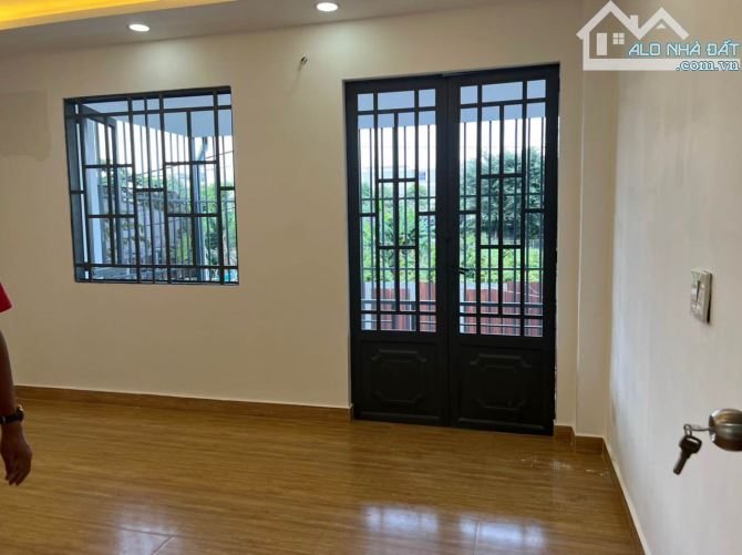 Bán nhà mới giá 5,5ty DT: 63m2 ;giá 5,5 tỷ, 2 Tầng, Hẻm ô tô 7 chỗ ngủ trong nhà - 7