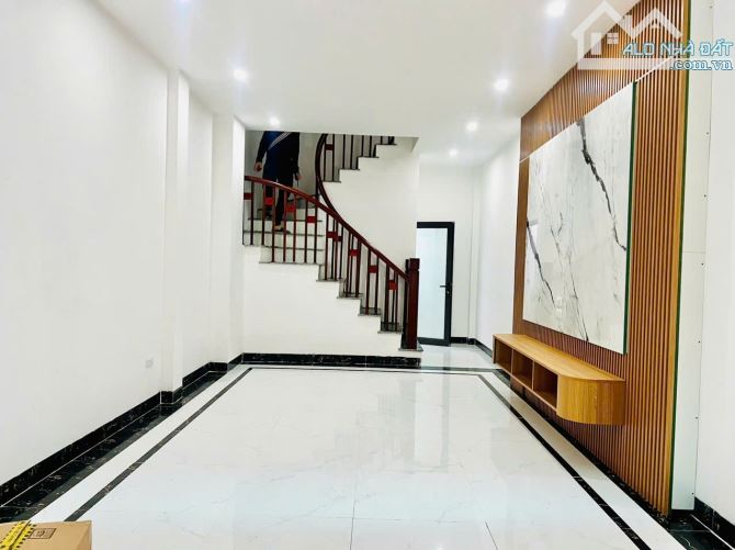 Bán nhà Giang Biên, Long Biên 31m2, 6 tầng, Ô tô đỗ cửa, 5,15 tỷ - 7