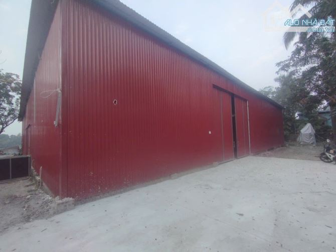 Cho thuê kho đường Vân Côn, Hoài Đức. DT 960m và 650m, cao 8m, xe 10 tấn đỗ trong kho. Giá - 9