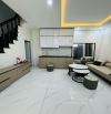 Bán Nhà Đê La Thành - Đống Đa, 30m2 x 5 tầng, 3 ngủ, mt 4m2, nở hậu, ngõ nông, thoáng sáng