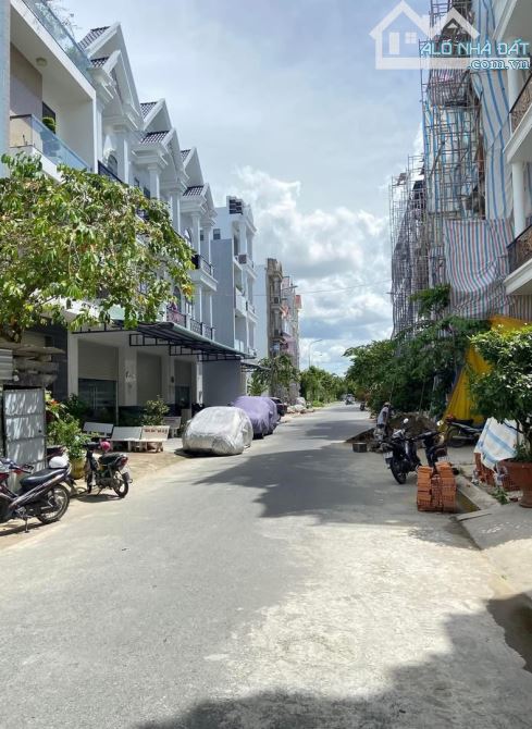 Chủ gửi. Nền Đường B12, KDC Hưng Phú 1, Cái Răng, TP. Cần Thơ.