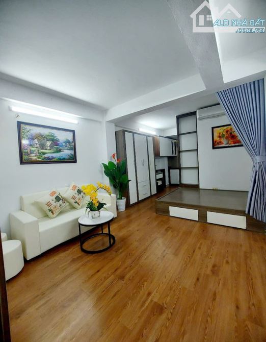 2,7 TỶ - CÓ NGAY CĂN TT TẠI NGÃ TƯ SỞ - ĐỐI DIỆN ROYAL CITY, SỔ ĐỎ CHÍNH CHỦ, 3 PHÒNG NGỦ - 1