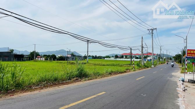 GÓC 2 MẶT TIỀN LÊ HỒNG PHONG - NGUYỄN CÔNG HOAN; NGAY SAU UỶ BAN HUYỆN ĐẤT ĐỎ - BRVT