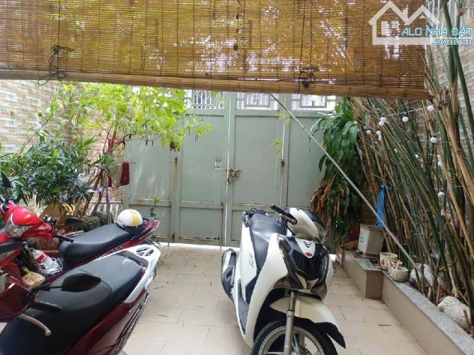 Bán nhà 3 tầng, 2 mặt tiền HXH 6m, Lã Xuân Oai, TNPA, Hiếm có