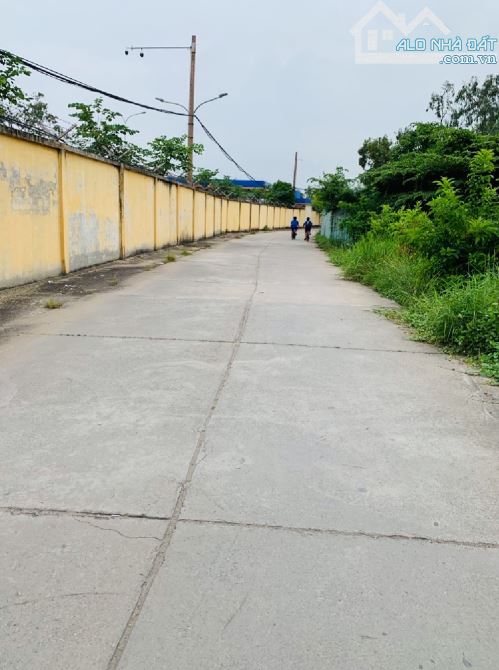 Thị Trấn Nhà Bè  2.930M2 ngang 35 x 120m xe tải tránh giá 17 tỷ xíu TL
