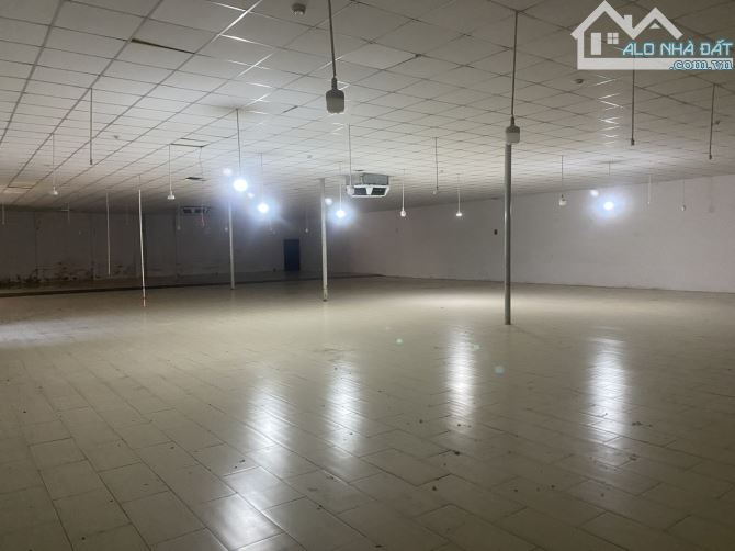 Cho thuê kho xưởng Quốc Lộ 1A, Hóc Môn,dt: 3.000m2, giá thuê: 225tr/TH