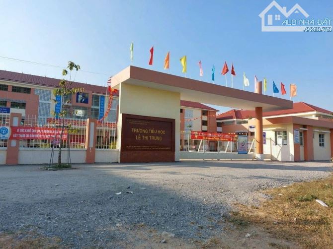 Bán nhà sổ riêng gần đường Lê Thị Trung p.Bình Chuẩn Thuận An chỉ 2ty400 đường thông H5565