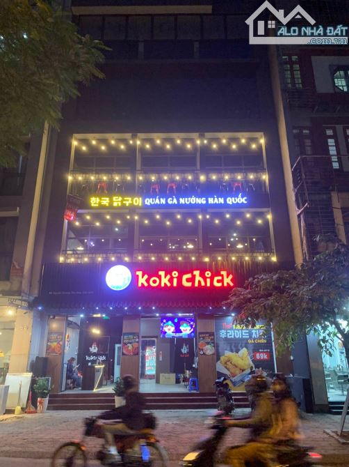 Cho Thuê Nhà Phố Nguyễn Khánh Toàn DT : 200m x 2 tầng, MT : 10m, Thông Sàn, Giá : 70tr/th