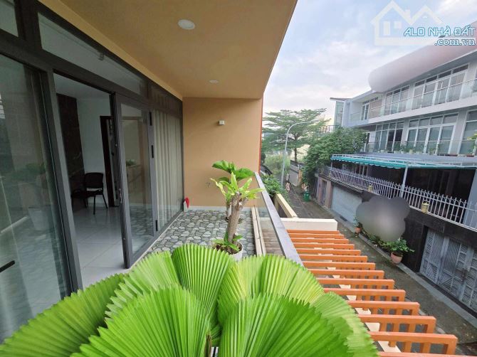 Bán gấp VILLA 2 Mặt Tiền - CẠNH KĐT PHÚ MỸ HƯNG - 200M2 (10x20) - View công viên - 11