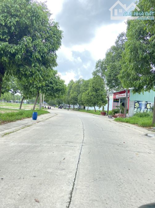 Chủ gửi 87m2 ngay D14 trung tâm hành chính Bàu Bàng 995tr - 1