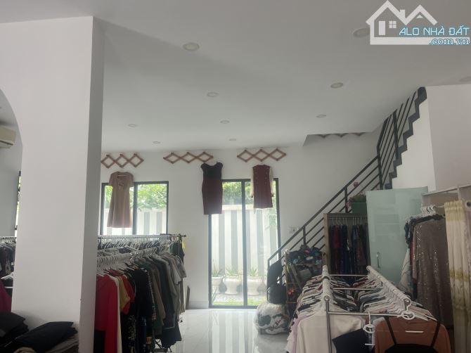 Bán nhà 1 trệt 3 lầu xây thô mặt tiền đuờng trục chính trong khu đô thị Vincom,P1 Mỹ Tho - 3