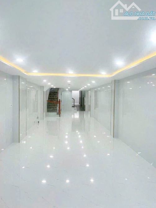 Bán nhà Mặt tền Âu Dương Lân ,15 phòng, Dt 150m2 đất, có thang máy, P3 , - 1