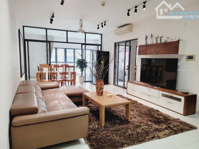 Bán CHCC tòa Mulberry Lane Mỗ Lao. DT 130m2. gồm 4pn và 2vs, Full nội thất. Giá 7,6 tỷ. - 1