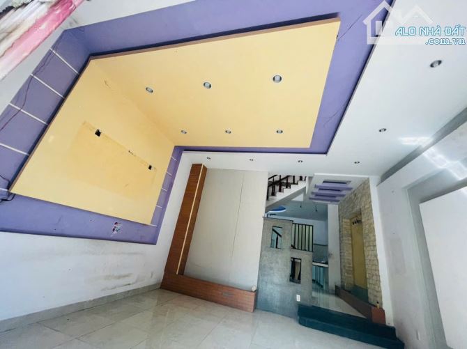 nhà 1 trệt 1 lầu 100m2 + tum 3ty7 TL KDC Dapak p.Tân Đông Hiệp Tp.Dĩ An - 1