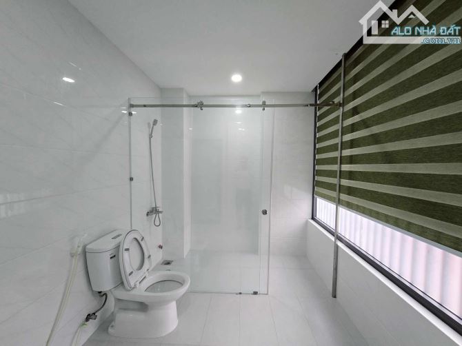 Bán gấp VILLA 2 Mặt Tiền - CẠNH KĐT PHÚ MỸ HƯNG - 200M2 (10x20) - View công viên - 1