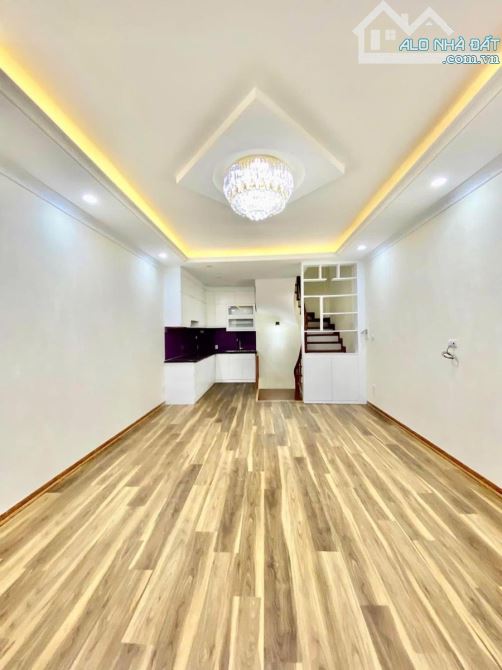 Bán nhà Hoàng Đạo Thành 11,5 tỷ, 36m2*6T, Thang máy, Phân lô, Ô tô đỗ trong nhà - 1