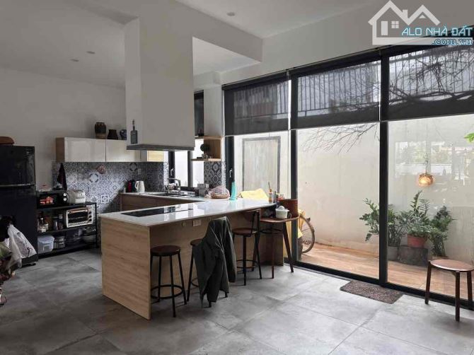 Bán nhà mặt phố Võ Nguyên Giáp, 34 tỷ, 135m2, view đẹp, 3PN, 3WC, pháp lý đầy đủ - 1