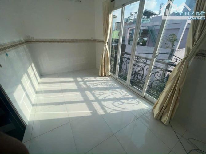 BÁN NHÀ 4 TẦNG NGAY KHU BẮC HẢI - NGANG 4M5 - HẺM XE HƠI 4 CHỖ - NHỈNH 4 TỶ - 2