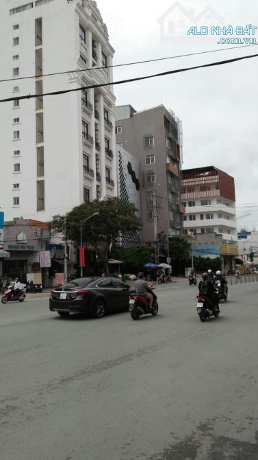 BÁN TOÀ NHÀ 192 CHDV NGUYỄN THỊ THẬP 600M2(12X50) 10 TẦNG, KHOÁN 15 TỶ/NĂM. NGỘP BANK 140 - 1