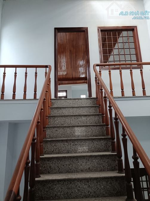 Mặt tiền kinh doanh Nguyễn Hoàng, ngay ngã tư Nguyễn Văn Linh. Nhà 4 tầng giá đầu tư. - 2