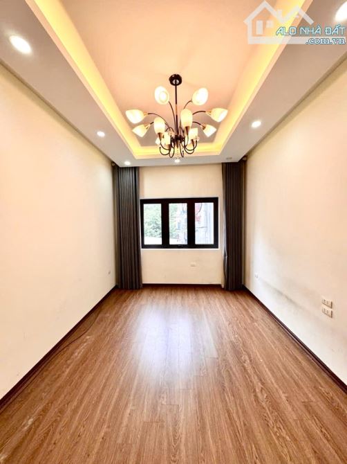 Bán nhà Phố Minh Khai, gần oto, trung tâm tiện ích: 42m2, 4T, mt 3,5m. Giá 5.x tỷ - 2