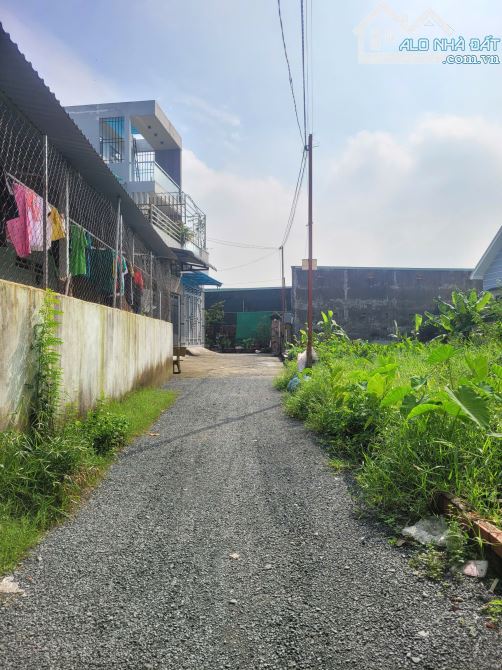 Bán đất sổ riêng ngang 8,3m gần đường Bình Thung phù hợp xây biệt thự chỉ 2ty800 HTL5052 - 2