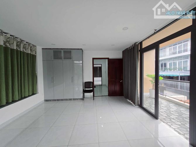 Bán gấp VILLA 2 Mặt Tiền - CẠNH KĐT PHÚ MỸ HƯNG - 200M2 (10x20) - View công viên - 2