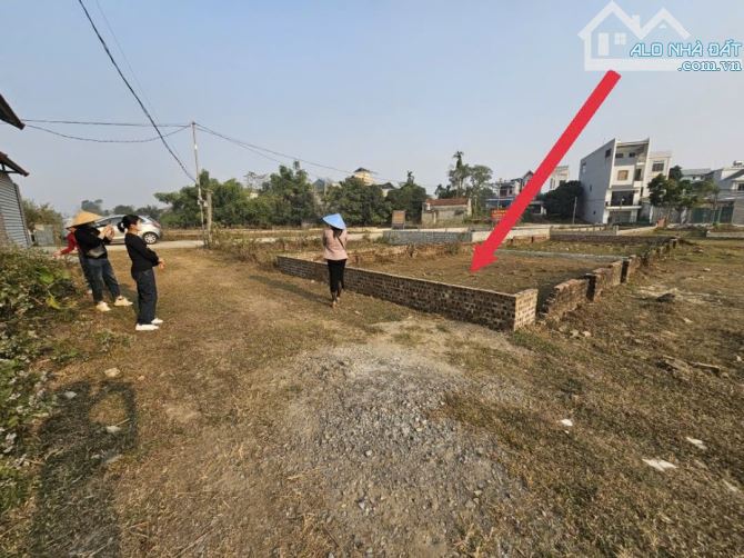 Bán 77m mt 7m. Đường thông tại khu giãn dân đà gạo - 2